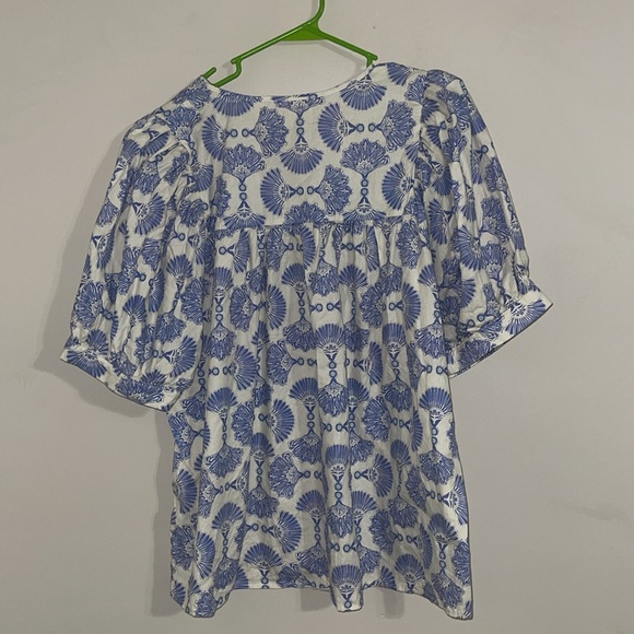 Entro Blue and Cream Floral Boho Puff Sleeve Blouse Size XL - Picture 2 of 6